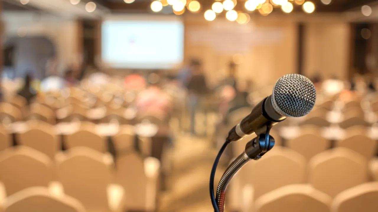 The Type of Conference Conversations Our Industry Needs